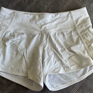 Lululemon Speed Up 4" White color shorts size 6